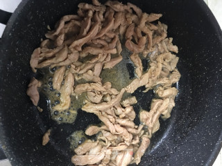 杏鲍菇辣椒炒肉丝的做法步骤：5
