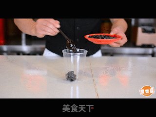 誉世晨奶茶技术培训——喜茶阿华田的做法步骤：6