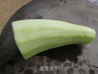 咸肉烧蒲瓜的做法步骤：1