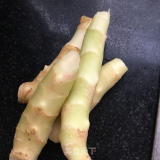 肉丝仔姜的做法步骤：1