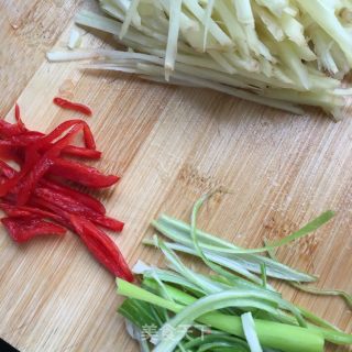 肉丝仔姜的做法步骤：4