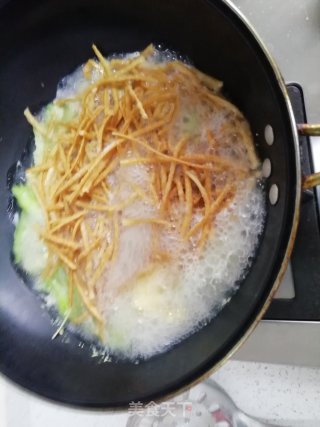 麻油馓子丝瓜汤的做法步骤：6