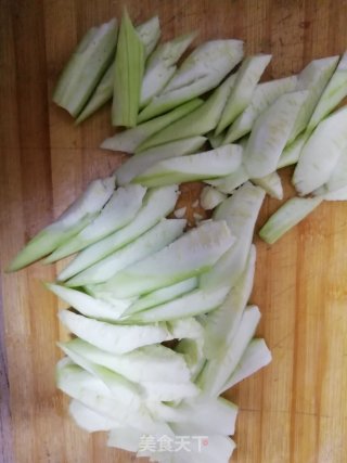 丝瓜鸭蛋汤的做法步骤：2