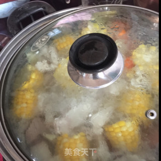 玉米炖猪肉汤的做法步骤：4