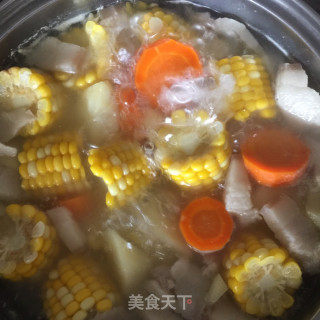 玉米炖猪肉汤的做法步骤：5