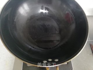 腐竹炒青红椒的做法步骤：2