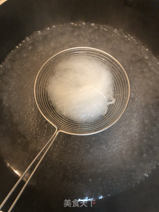 凉拌菠菜粉丝的做法步骤：3