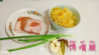 酸菜白肉的做法步骤：1