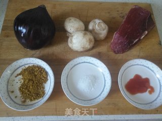 中西合璧：咖喱牛肉酱拌饭的做法步骤：1
