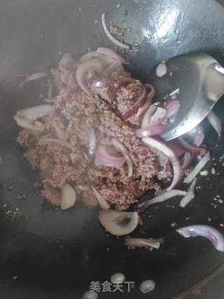 中西合璧：咖喱牛肉酱拌饭的做法步骤：7