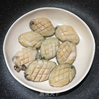 红烧鲍鱼的做法步骤：2