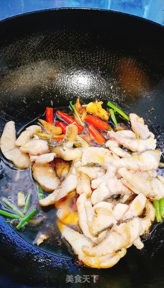 炒乌鱼的做法步骤：7