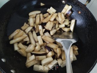 肉末酱香茄子的做法步骤：2