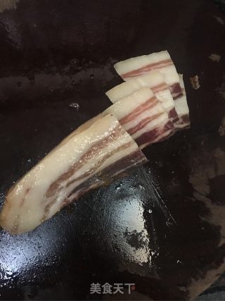 花菜炒烟熏肉的做法步骤：4