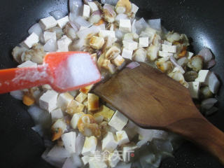 洋葱扇贝肉炒老豆腐的做法步骤：8