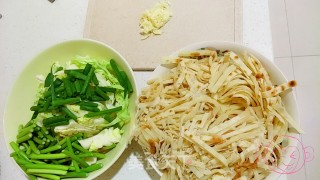 素焖饼的做法步骤：1