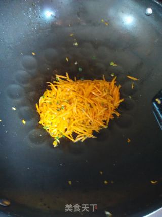 胡萝卜蛋炒饭的做法步骤：3