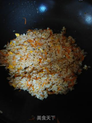 胡萝卜蛋炒饭的做法步骤：4
