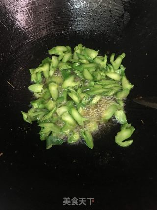 鲜虾五花肉芥蓝炒饭的做法步骤：8