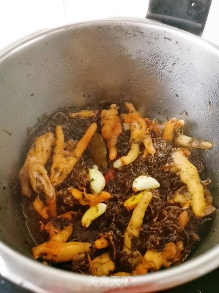 干马齿苋烧鸡爪的做法步骤：13