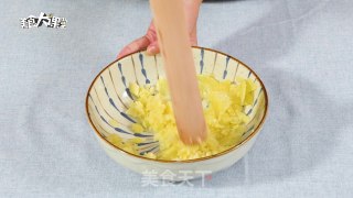 缤纷土豆鸡蛋杯的做法步骤：2