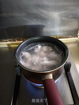 红烧肉烧鹌鹑蛋的做法步骤：3