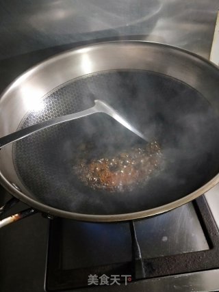 红烧肉烧鹌鹑蛋的做法步骤：6