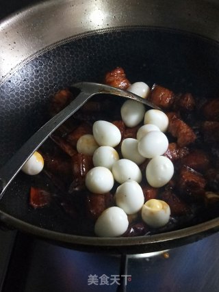 红烧肉烧鹌鹑蛋的做法步骤：7