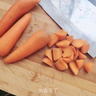 胡萝卜玉米粥的做法步骤：1
