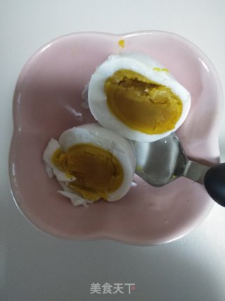 咸蛋黄芝麻酱拌豇豆的做法步骤：6