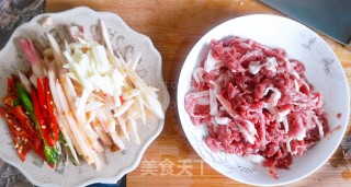 仔姜炒牛肉的做法步骤：1