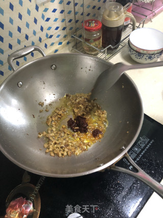 鸡肉炒酸豇豆的做法步骤：4
