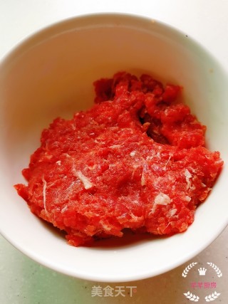 黄瓜牛肉卷的做法步骤：1