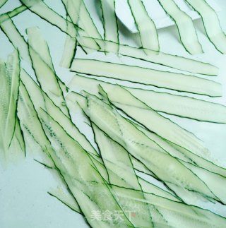 黄瓜牛肉卷的做法步骤：5