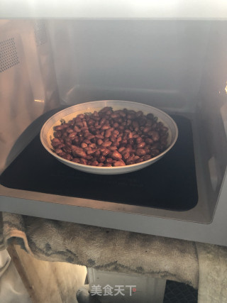 微波炉爆香花生的做法步骤：2
