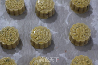五仁月饼的做法步骤：10