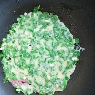 韭菜鸡蛋饼的做法步骤：10