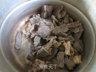 千张结烧牛肉的做法步骤：2