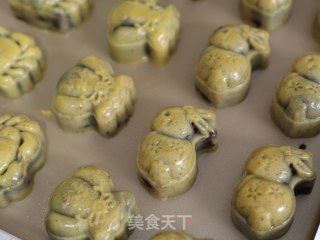 黑麦陈皮豆沙月饼的做法步骤：9