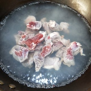 番茄土豆炖牛腩的做法步骤：3