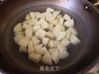 香煎土豆的做法步骤：3