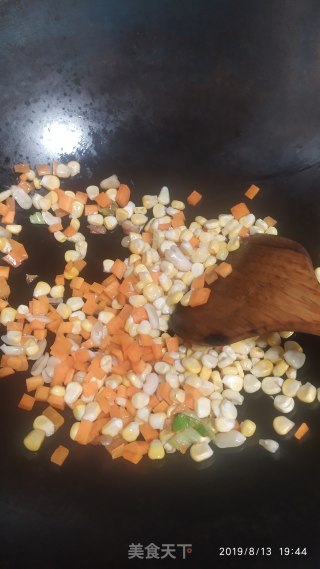 瘦肉炒玉米粒的做法步骤：3