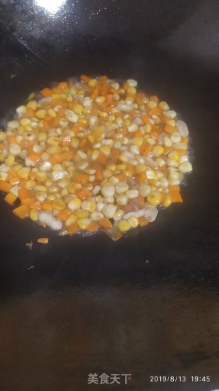 瘦肉炒玉米粒的做法步骤：4
