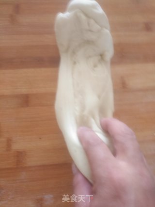 手撕香葱肉松面包的做法步骤：10