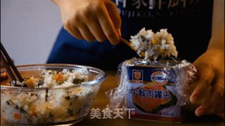 有家鲜厨房：午餐肉饭团的做法步骤：5