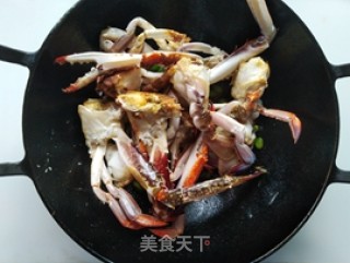 梭子蟹烧毛豆的做法步骤：9