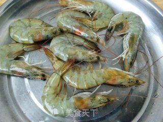 蒜香虾仁的做法步骤：2