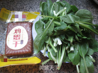 鸡蛋干炒鸡毛菜的做法步骤：1