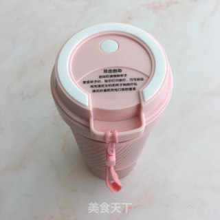 火龙果养乐多的做法步骤：5
