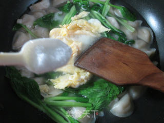鸭蛋鸡毛菜迷迷饺的做法步骤：8